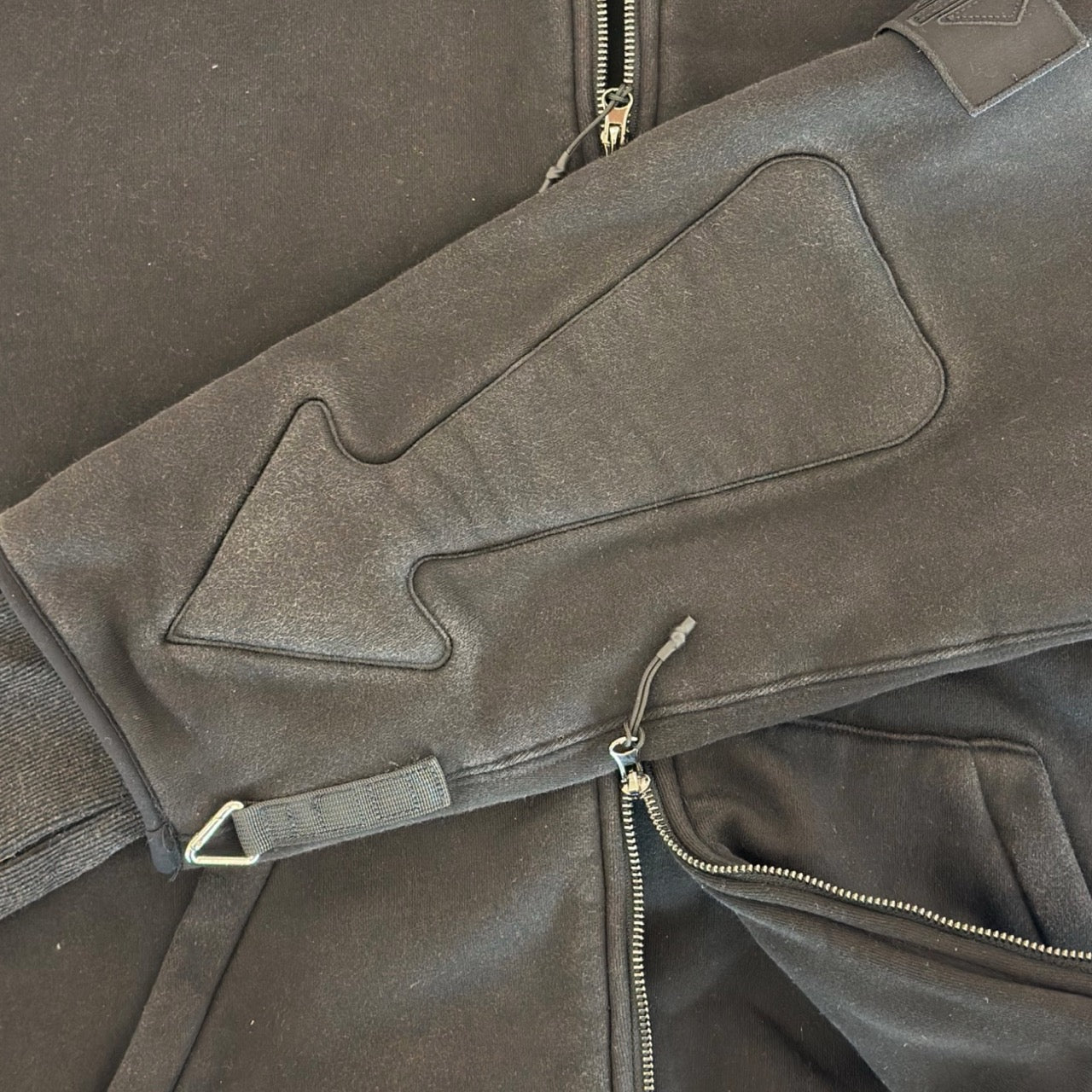 ARROW PADDED Double Layered Hoodie : WASHED BLACK